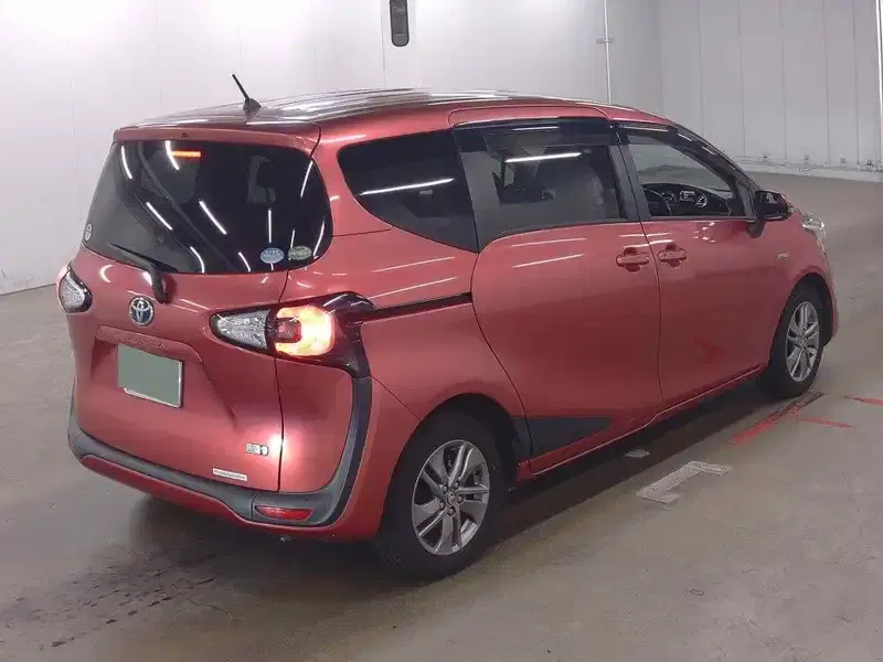 TOYOTA SIENTA HYBRID G Image 5