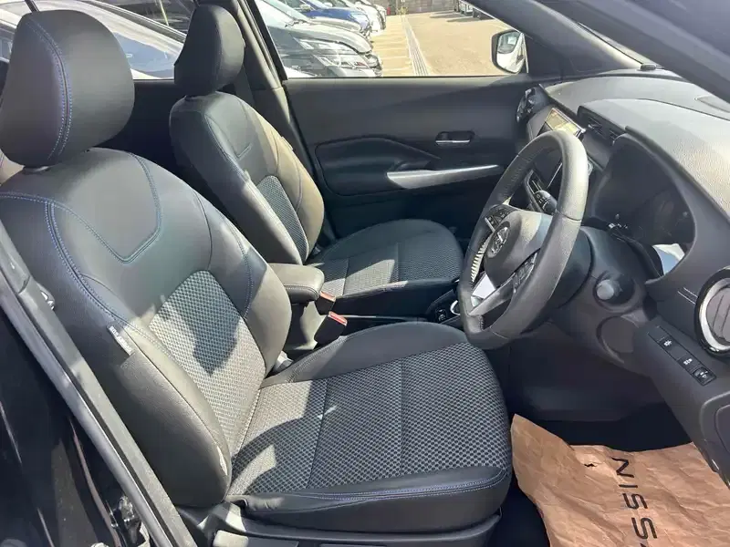 NISSAN KICKS X Image 4
