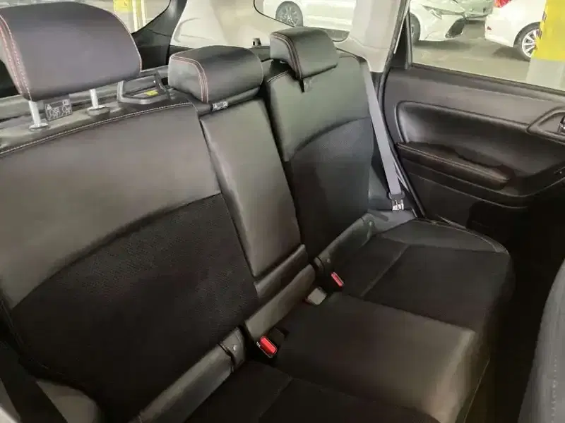SUBARU FORESTER X-BREAK 4WD Image 9