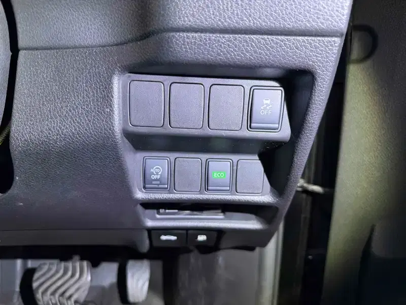 NISSAN X-TRAIL 20X EMERGENCY BRAKE PACKAGE Image 12