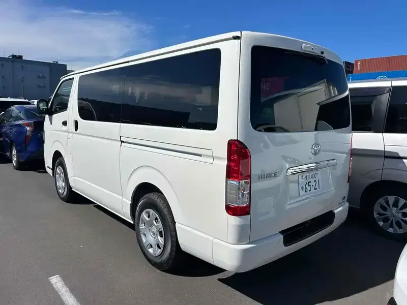 TOYOTA HIACE VAN LONG DX GL PACKAGE Image 2