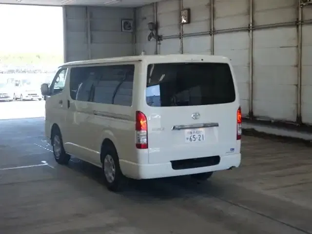 TOYOTA HIACE VAN LONG DX GL PACKAGE Image 4
