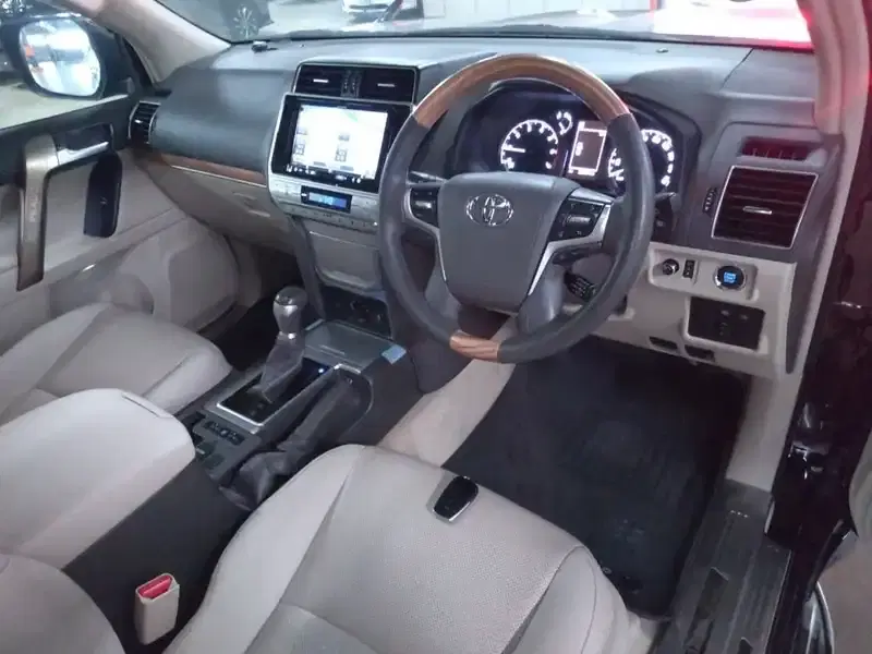 TOYOTA LAND CRUISER PRADO 5D 4WD TX L PACKAGE Image 3