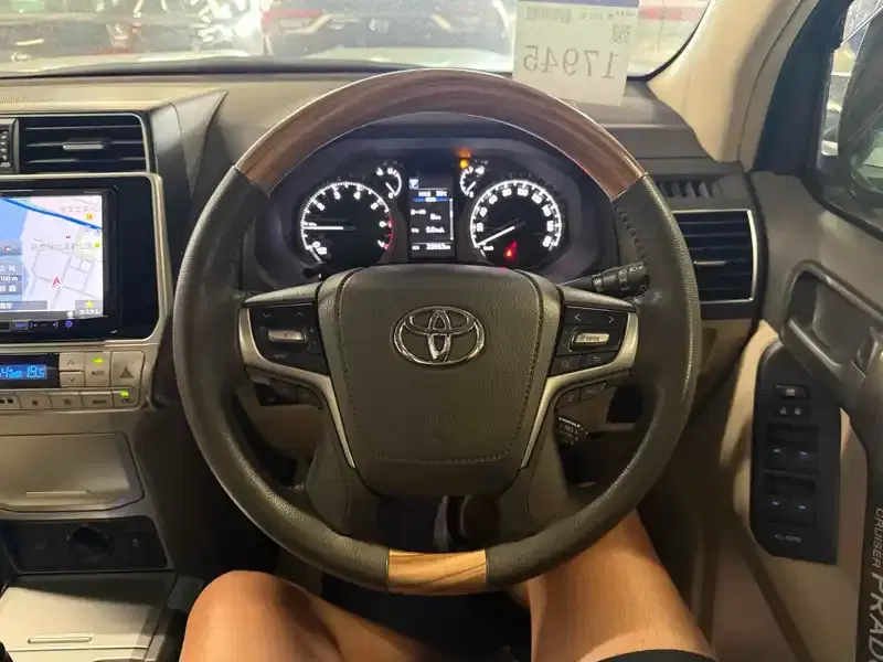 TOYOTA LAND CRUISER PRADO 5D 4WD TX L PACKAGE Image 10