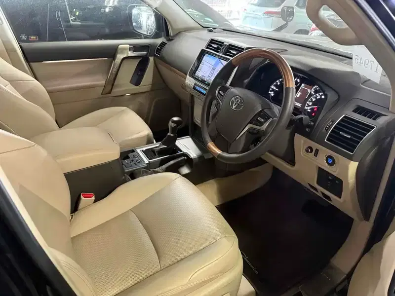 TOYOTA LAND CRUISER PRADO 5D 4WD TX L PACKAGE Image 9