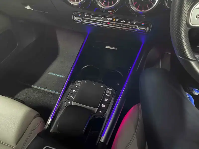 MERCEDES BENZ EQA EDITION 1 Image 19