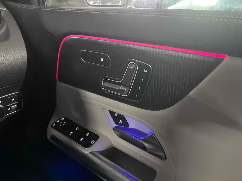 MERCEDES BENZ EQA EDITION 1 Image 17