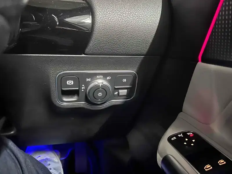 MERCEDES BENZ EQA EDITION 1 Image 18