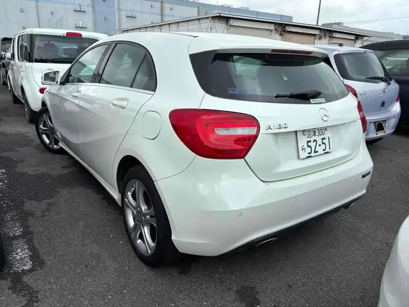 MERCEDES BENZ BENZ A CLASS A180 BLUE EFFICIENCY Image 2