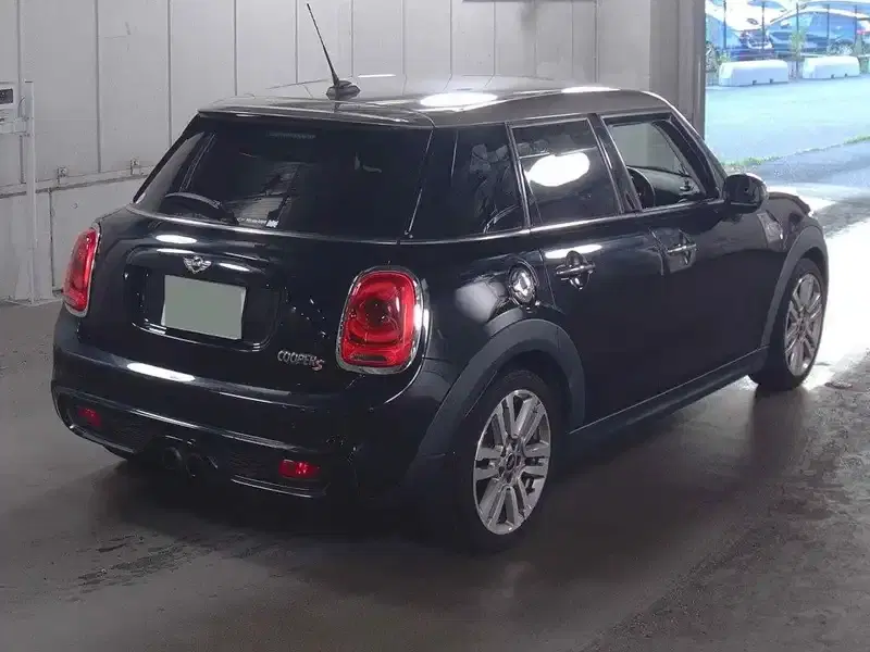 MINI 5D COOPER S SEVEN Image 7