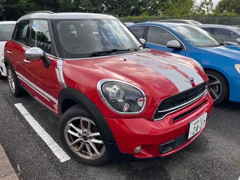 BMW MINI COOPER SD CROSSOVER Image 1