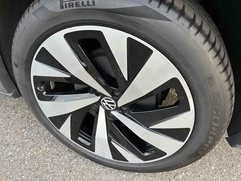 VOLKSWAGEN ID.4 PRO LAUNCH EDITION Image 14