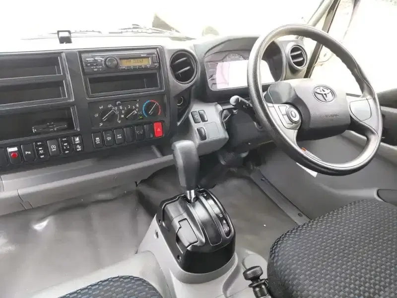 TOYOTA DYNA TRUCK LONG FULL JUST LOW Image 3