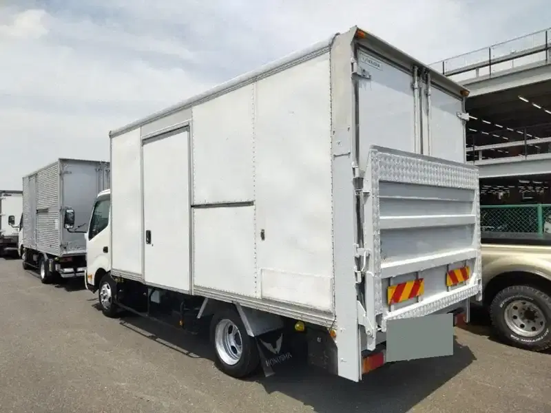 TOYOTA DYNA TRUCK LONG FULL JUST LOW Image 2