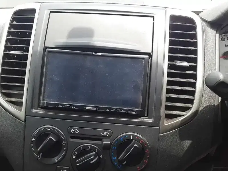 NISSAN WINGROAD 15S Image 9