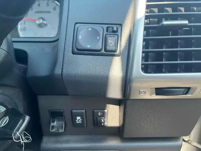 NISSAN WINGROAD 15S Image 35