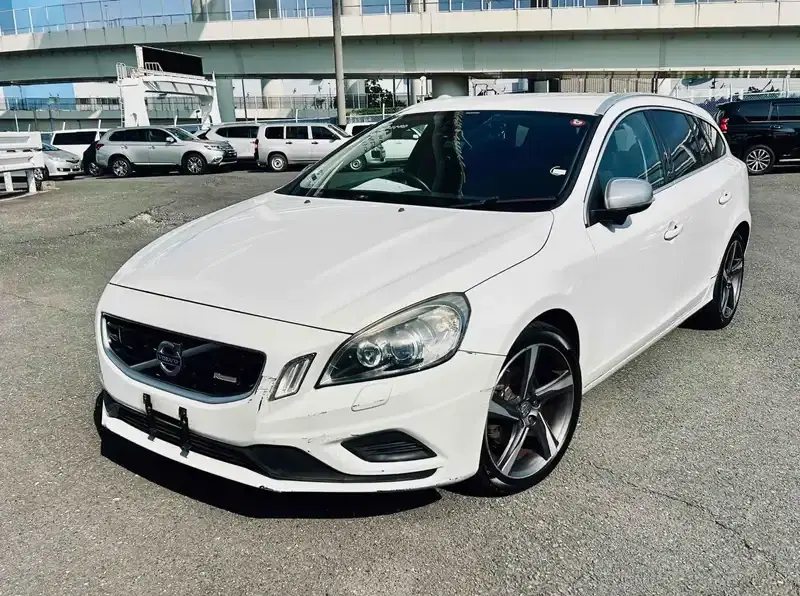 VOLVO V60 T4 R-DESIGN Image 3