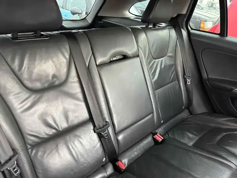 VOLVO V60 T4 R-DESIGN Image 7