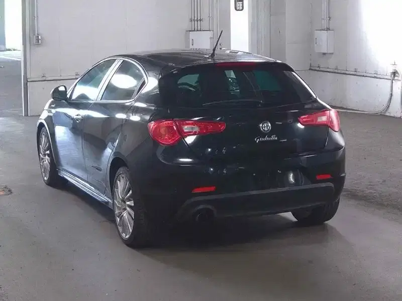 ALFA ROMEO GIULIETTA 5D SPORTIVA Image 2