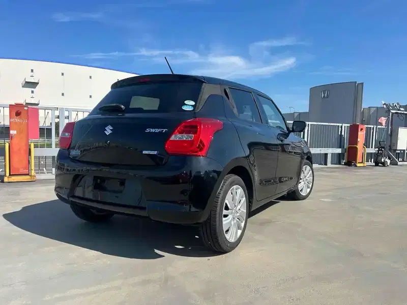 SUZUKI SWIFT HYBRID ML SAFETY PACKAGE Image 2