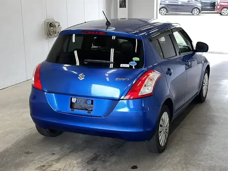 SUZUKI SWIFT XG Image 4