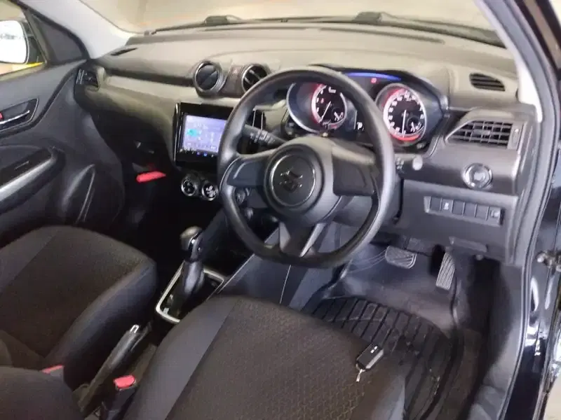 SUZUKI SWIFT 5D XG LIMITED Image 5