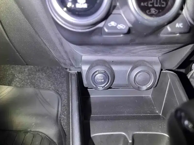 SUZUKI SWIFT 5D XG LIMITED Image 10