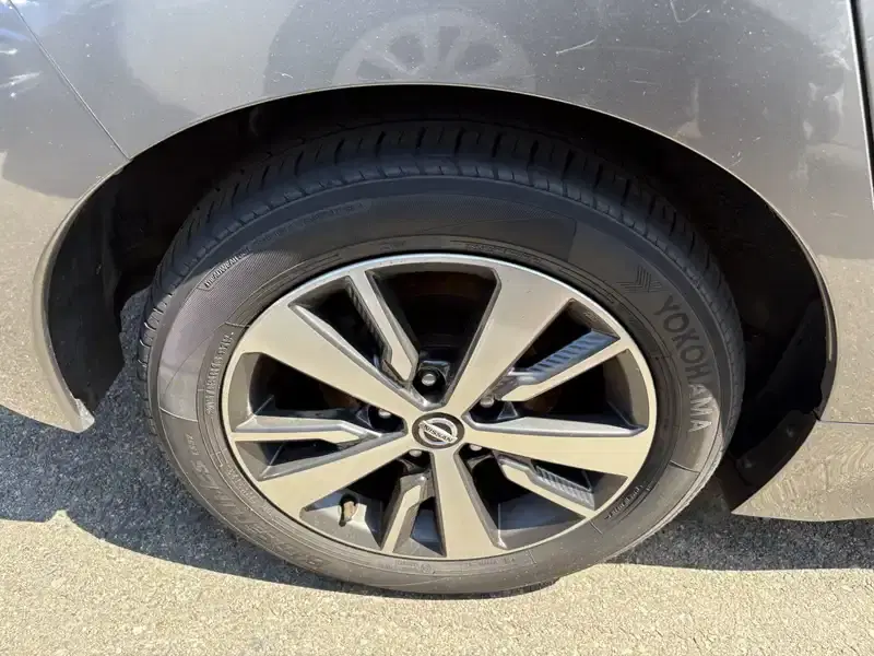 NISSAN LEAF X Image 11