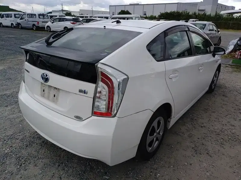 TOYOTA PRIUS S Image 2