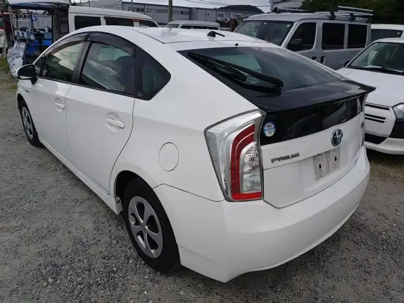 TOYOTA PRIUS S Image 6
