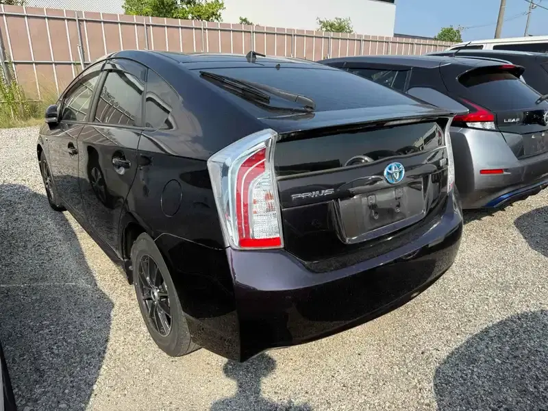 TOYOTA PRIUS G Image 2