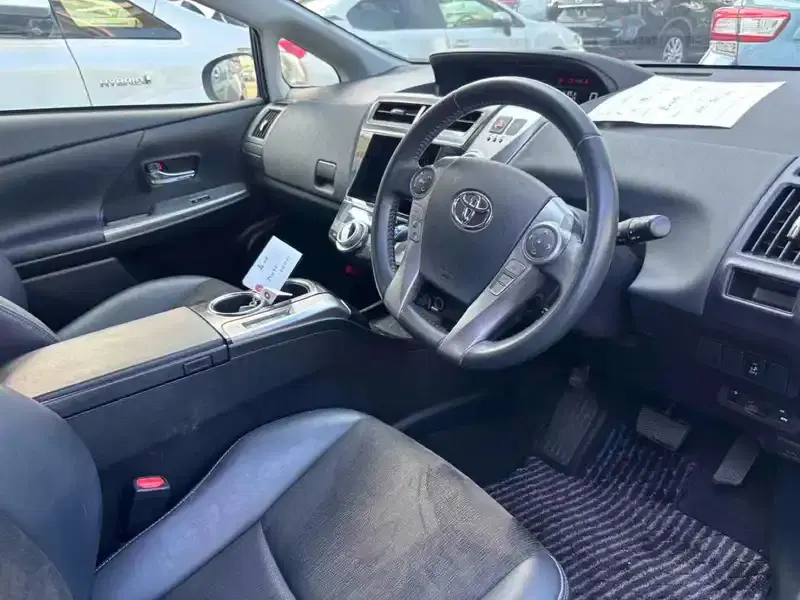 TOYOTA PRIUS G ALPHA Image 16