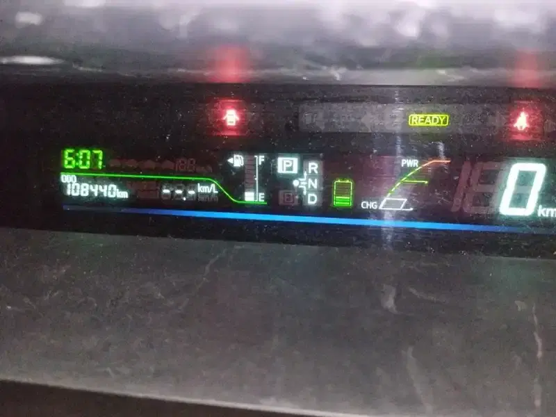 TOYOTA PRIUS ALPHA G CRUISE Image 6
