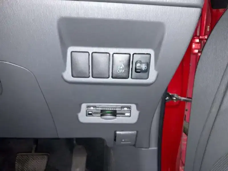 TOYOTA PRIUS ALPHA S 5ST Image 9