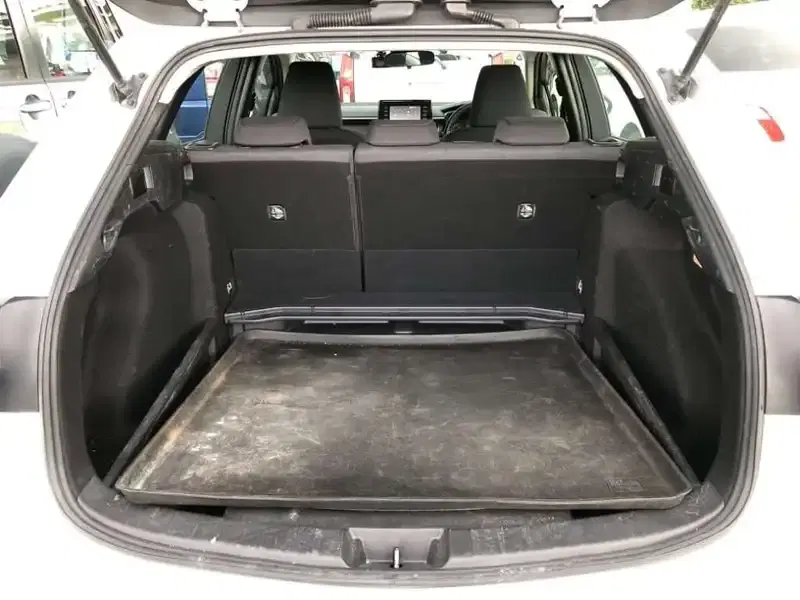 TOYOTA COROLLA TOURING HYBRID G-X Image 9