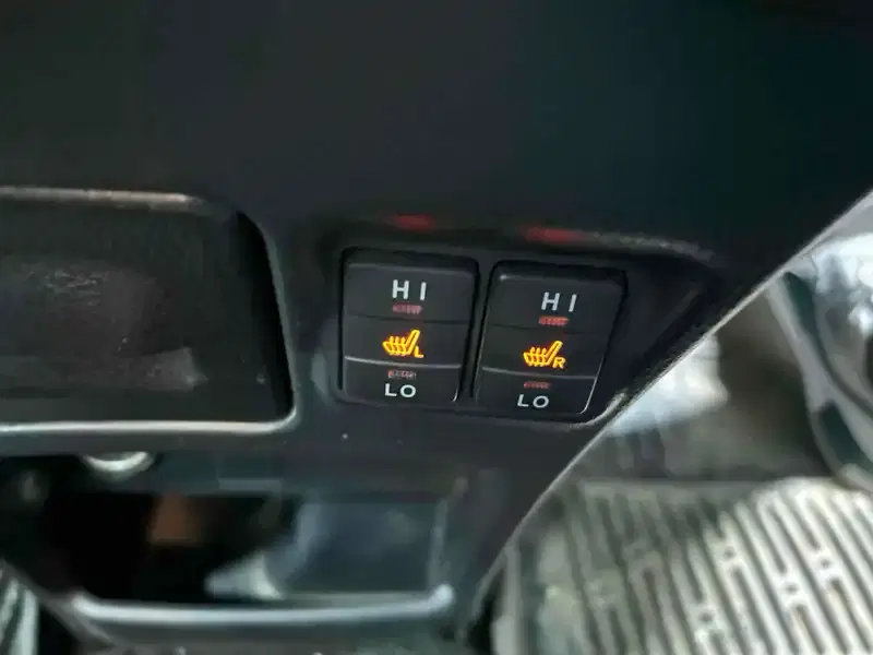 TOYOTA VOXY HYBRID V Image 18