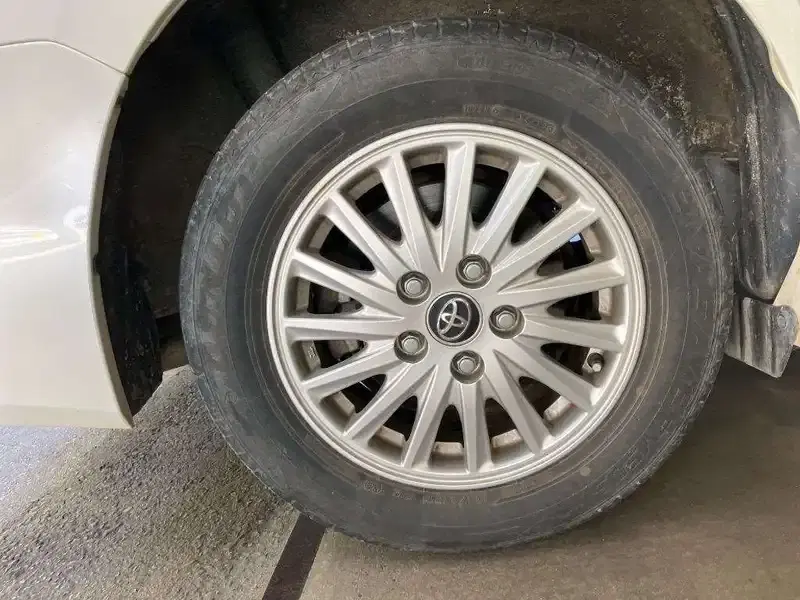 TOYOTA VOXY HYBRID V Image 12