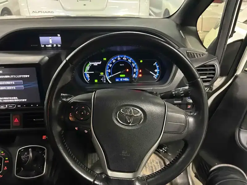 TOYOTA VOXY HYBRID V Image 20