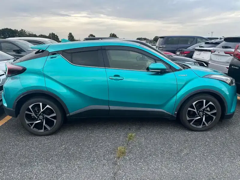 TOYOTA C-HR G Image 3