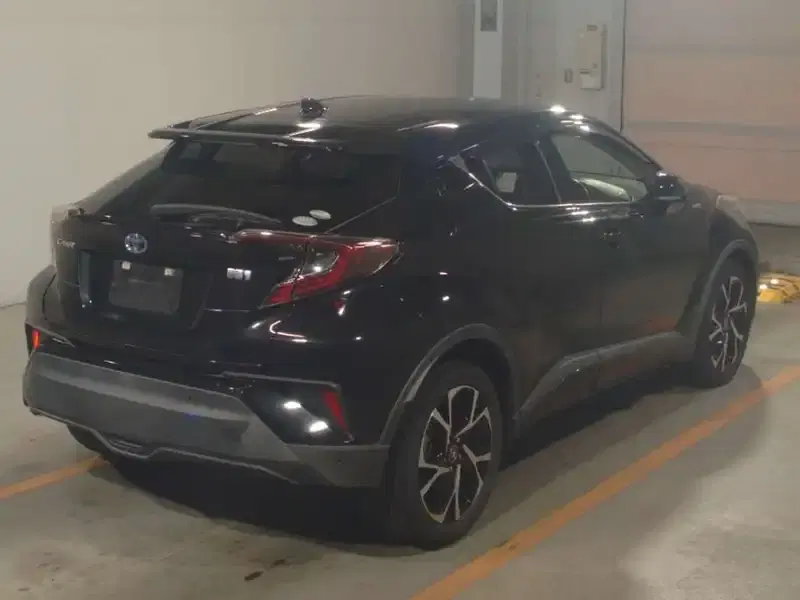 TOYOTA C-HR G Image 4