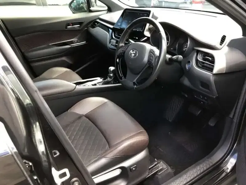 TOYOTA C-HR G Image 5