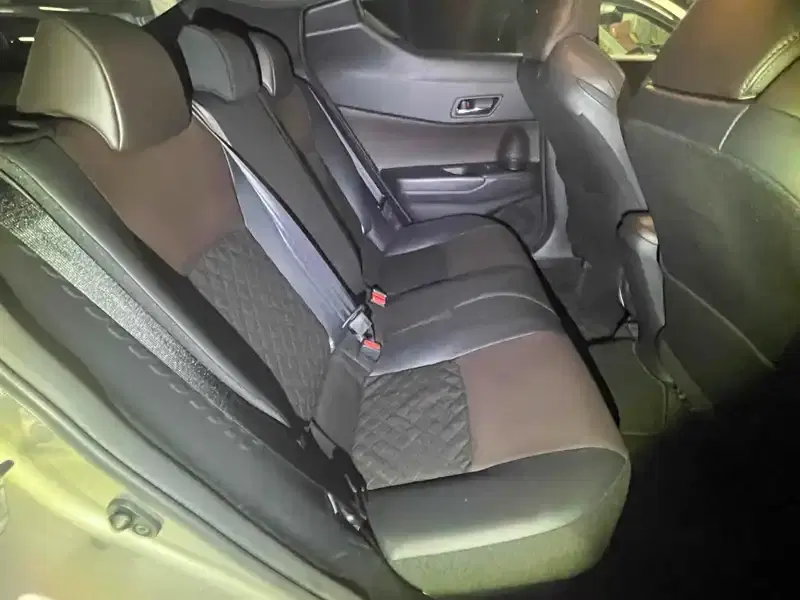 TOYOTA C-HR G Image 15