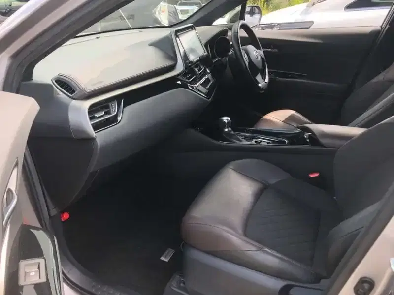 TOYOTA C-HR G Image 12