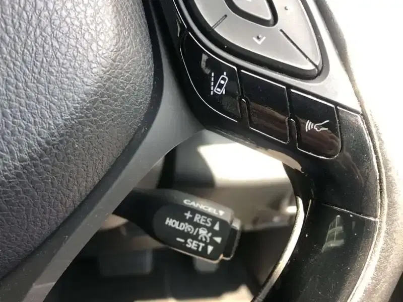 TOYOTA C-HR G Image 9