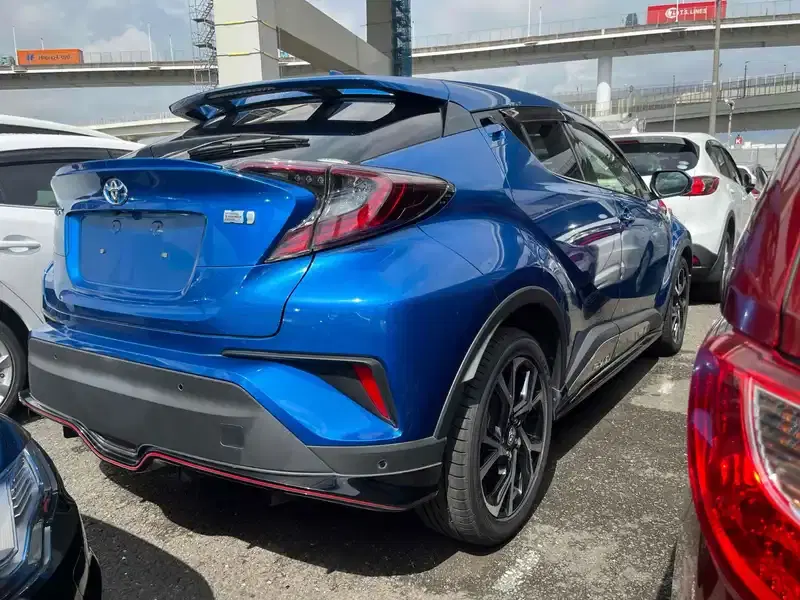 TOYOTA C-HR G Image 2