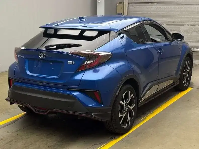 TOYOTA C-HR G Image 4