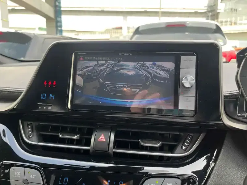 TOYOTA C-HR G Image 12