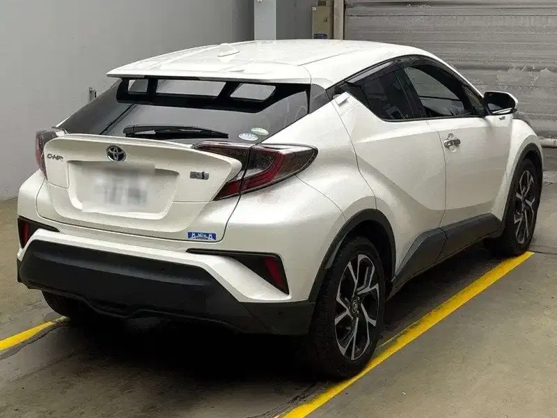 TOYOTA C-HR G LED EDITION Image 4