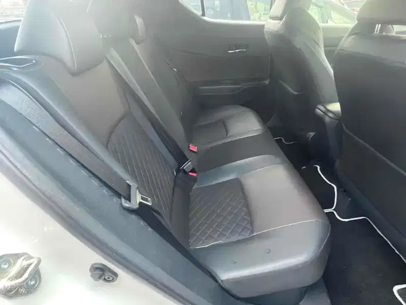 TOYOTA C-HR G LED EDITION Image 7