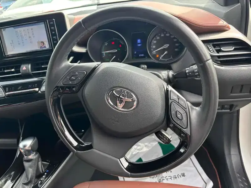 TOYOTA C-HR G MODE BRUNO Image 10
